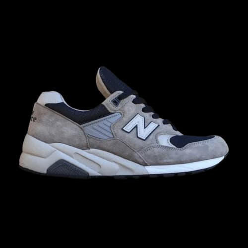 New Balance 585