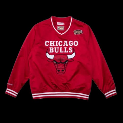 Mitchell & Ness NBA Sideline Satin Long Sleeve T-Shirt 'Chicago Bulls'