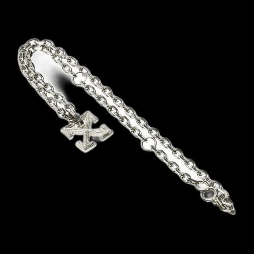 Off-White Textured Arrow Necklace 'Silver'