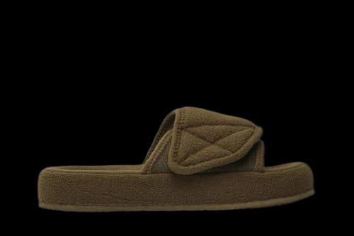 Yeezy Fleece Slide Season 7 Trench