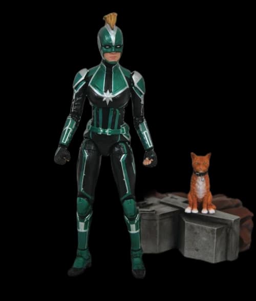 Diamond Select Toys Marvel Select Captain Marvel Movie Version Action Figure
