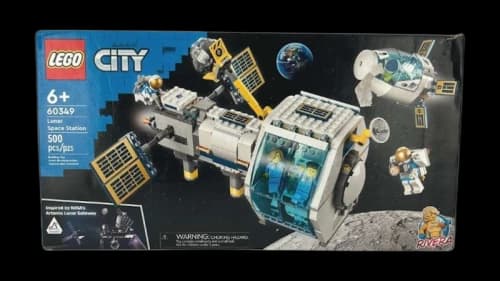 LEGO City Lunar Space Station Set 60349