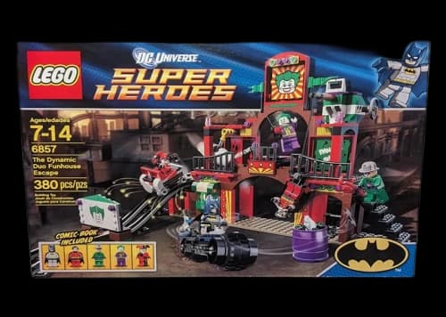 LEGO DC Comics Super Heroes The Dynamic Duo Funhouse Escape Set 6857