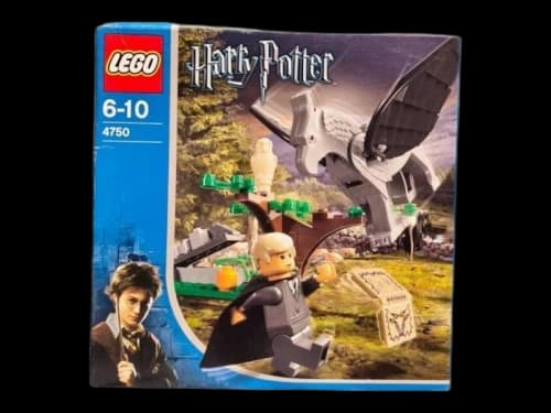 LEGO Harry Potter Draco's Encounter With Buckbeak Set 4750