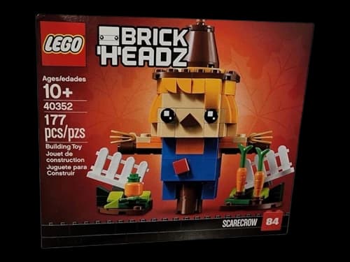 LEGO Holiday BrickHeadz Thanksgiving Scarecrow Set 40352