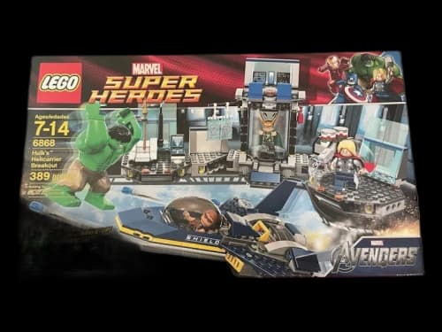 LEGO Marvel Super Heroes Hulk's Helicarrier Breakout Set 6868