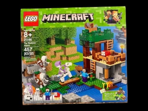 LEGO Minecraft The Skeleton Attack Set 21146