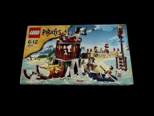 LEGO Pirates Shipwreck Hideout Set 6253