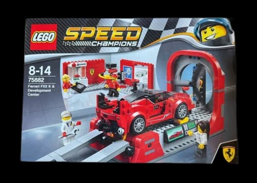 LEGO Speed Champions Ferrari FXX K & Development Center Set 75882
