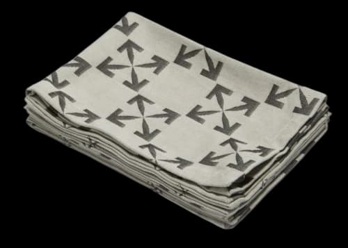 OFF-WHITE Arrow Pattern Table Mat (Set of 4)
