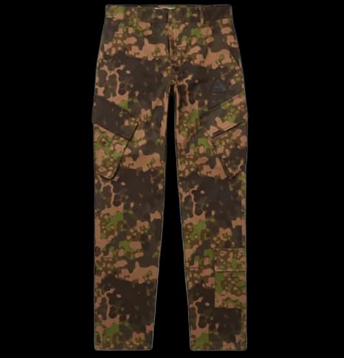 OFF-WHITE Slim Fit Camouflage Print Cargo Pants Camo