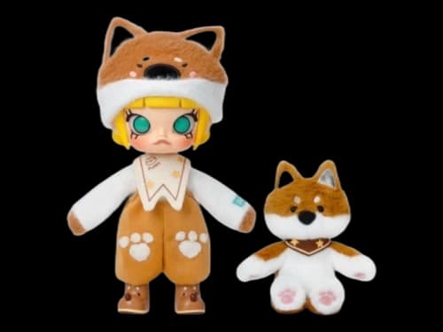 Pop Mart Molly Hugging 1/8 Figure