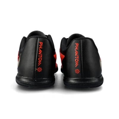 Nike Jr. Phantom 6 Low Club Indoor/Court GS 'Bright Crimson Black' — foto 5
