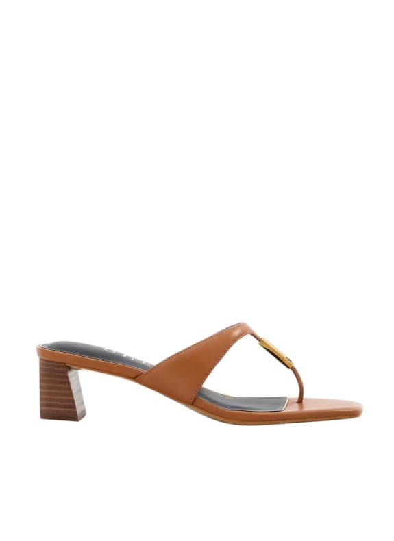 Guess sandalia yaiza en color marrón para mujer